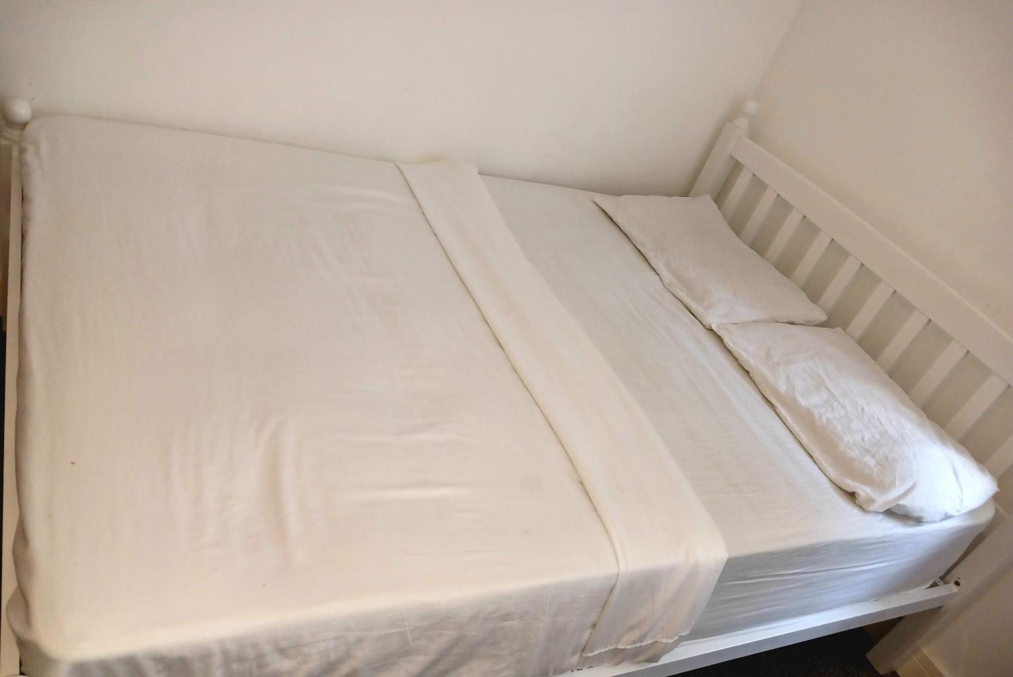 A Beautifully Furnished Master Bedroom In A Shared Apartment Aylesbury  Luaran gambar